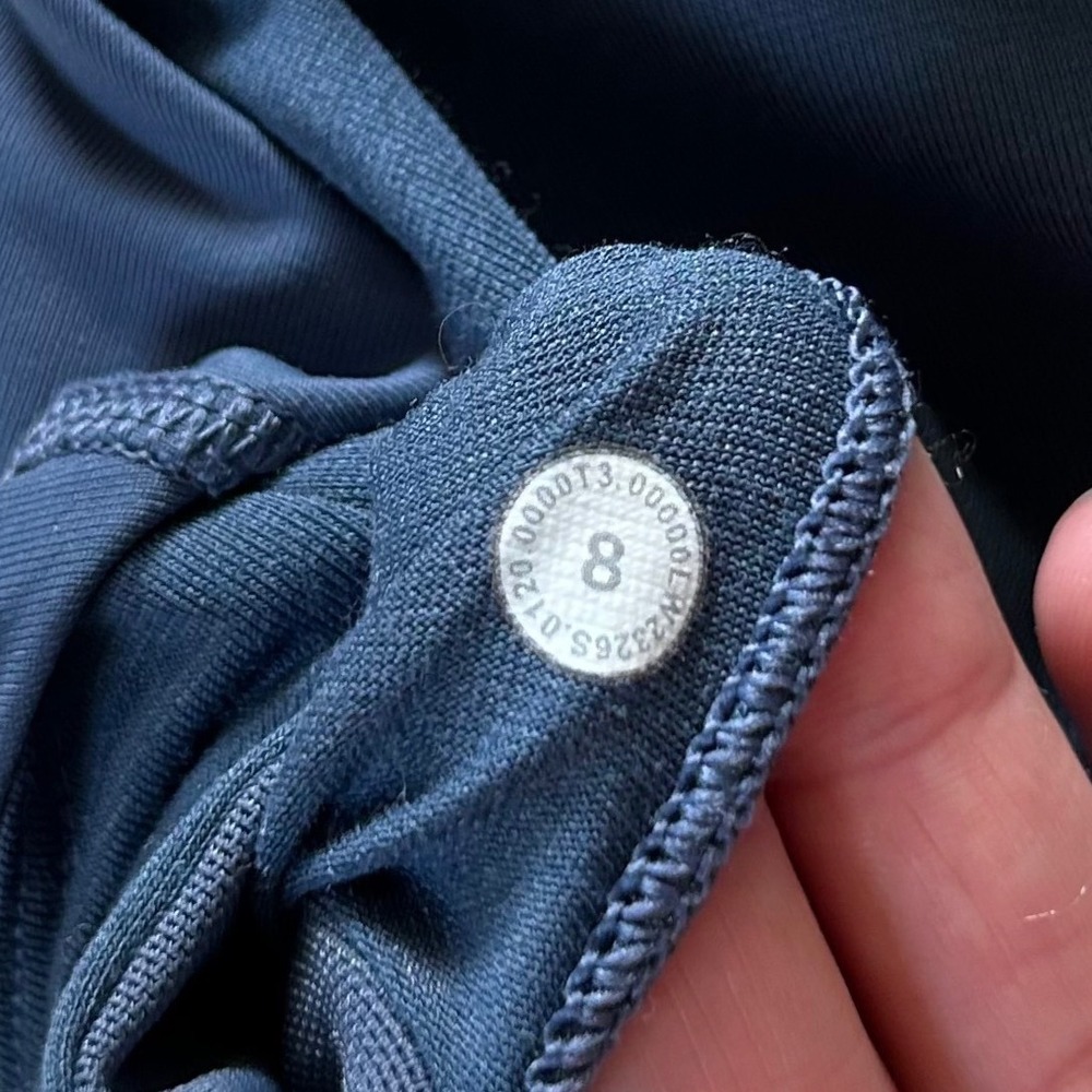Lululemon Energy Bra *Medium Support, B–D Cups Code Blue 8 Gym Running Active - Picture 5 of 5